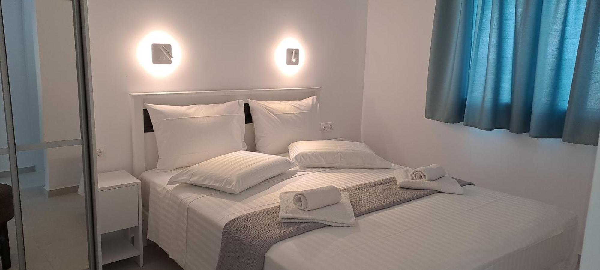 Dinas Inn Piso Livadi Luaran gambar