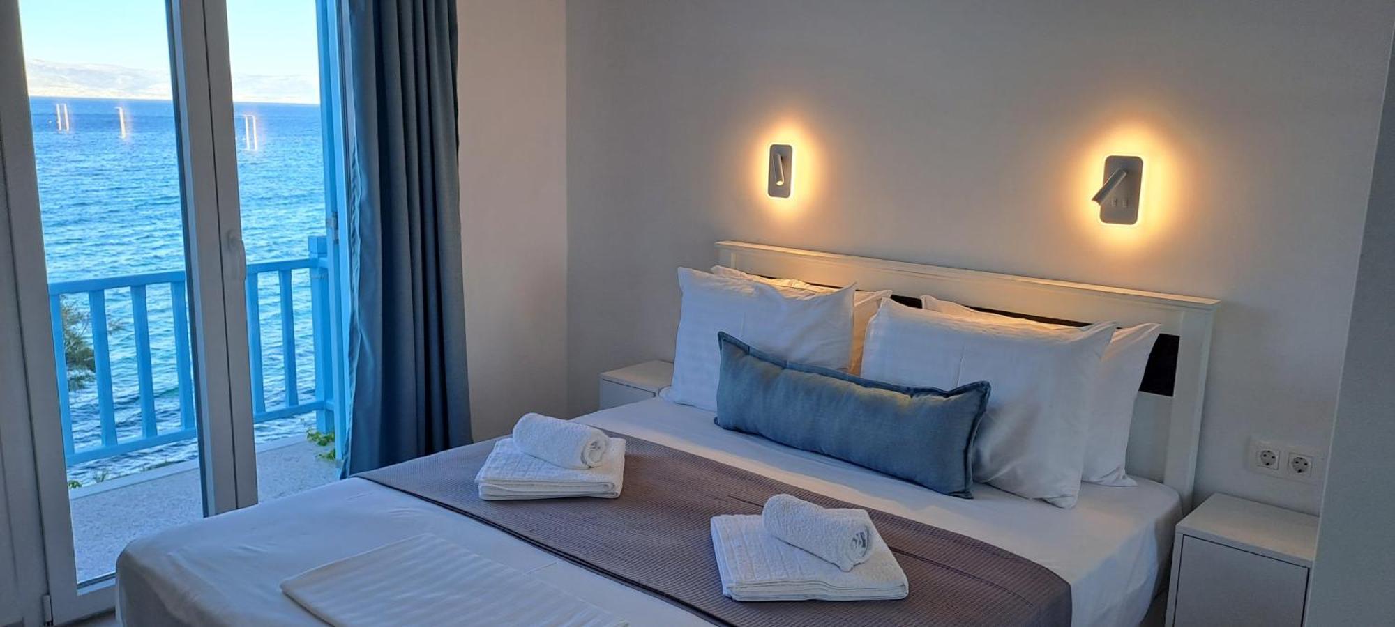 Dinas Inn Piso Livadi Luaran gambar