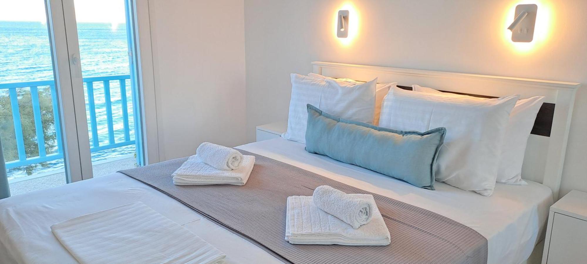 Dinas Inn Piso Livadi Luaran gambar