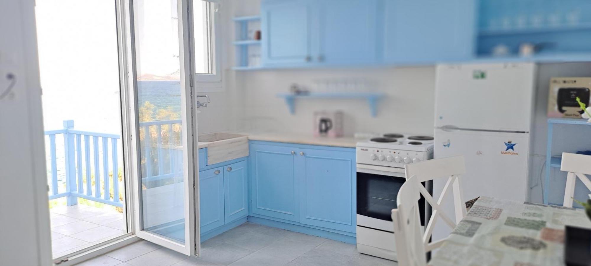 Dinas Inn Piso Livadi Luaran gambar